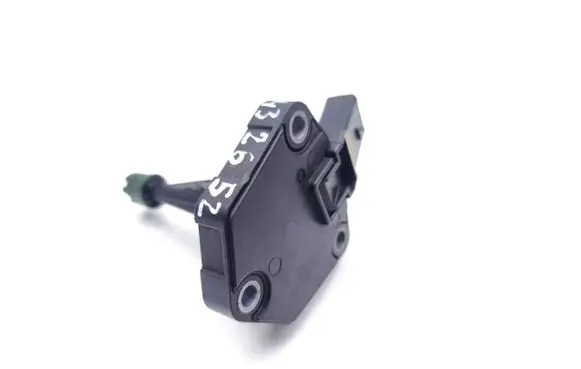 Skoda Fabia Mk3 (NJ) Oil level sensor 04E907660D 6PR010418