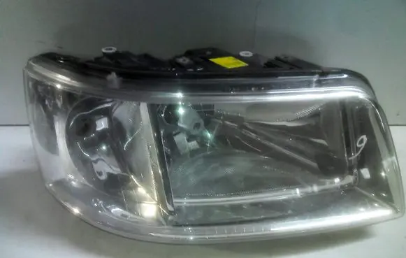 Volkswagen Transporter - Caravelle T5 Headlight/headlamp 0301191702