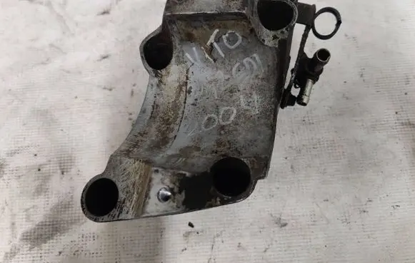 Mercedes-Benz Vito Viano W639 Fuel filter bracket/mount holder A6460780161