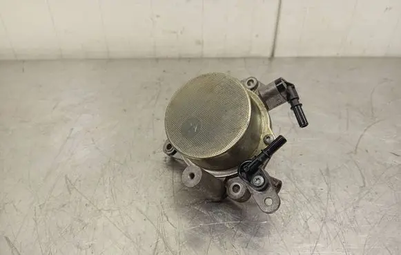Ford Kuga II Vacuum pump 7021390500 9673836180