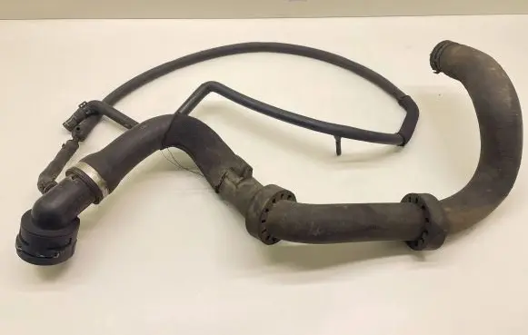 Audi Q7 4L Engine coolant pipe/hose 7L6122291