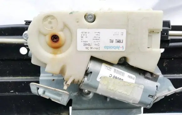 Citroen Xsara Picasso Sunroof motor/actuator 17004680
