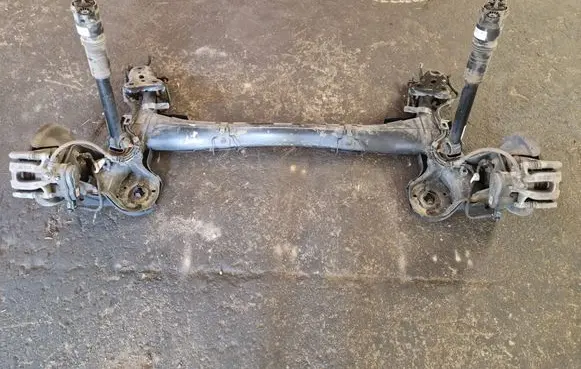 Opel Mokka B Rear axle beam