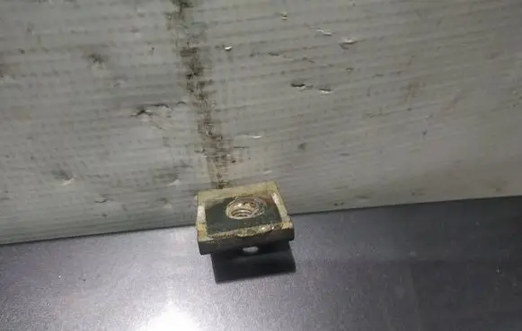 Skoda Roomster (5J) Tailgate/trunk/boot hinge 