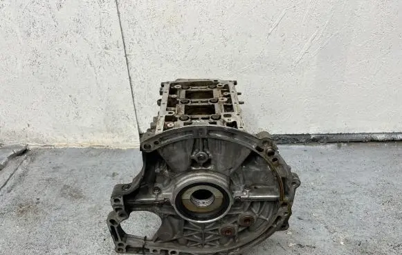 Mini One - Cooper Coupe R56 Engine block 754004580 0422593 11110422593