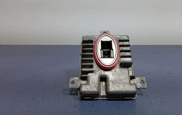 BMW 5 F10 F11 Voltage converter/converter module 7237647