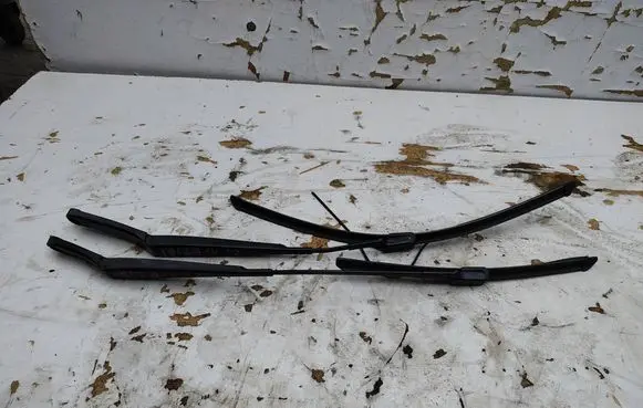 Seat Ibiza IV (6J,6P) Front wiper blade arm 