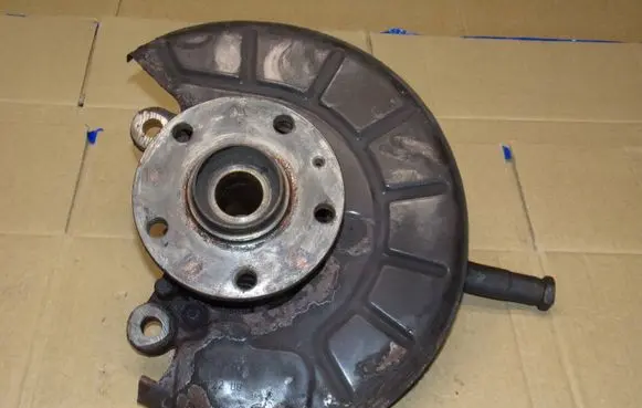 Skoda Octavia Mk2 (1Z) Front wheel hub spindle knuckle