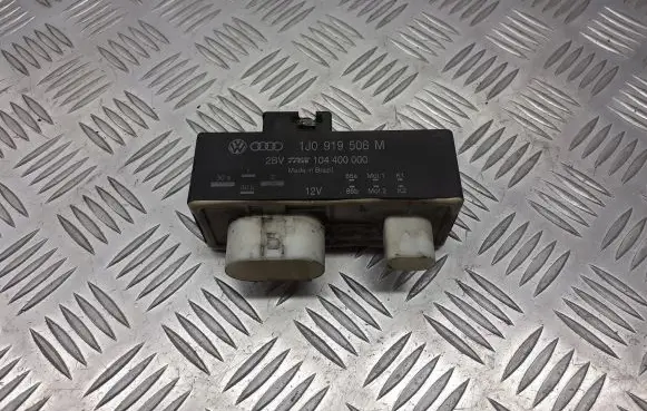 Seat Ibiza III (6L) Coolant fan relay 1J0919506M