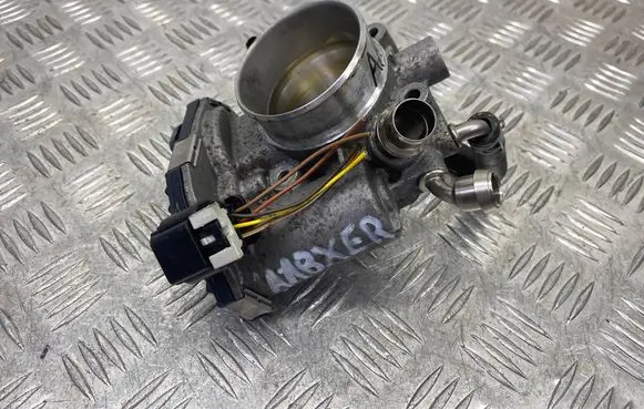 Opel Zafira B Throttle valve 55577375