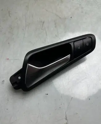 Volkswagen PASSAT B6 Front door interior handle 3C1837113D