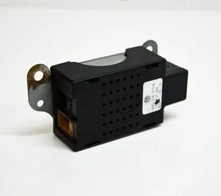 Volkswagen Golf V Aerial antenna amplifier 5M0035570B