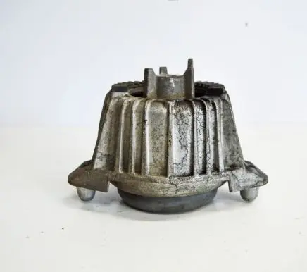 Mercedes-Benz C W204 Engine mount bracket A2122404117