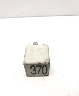 Audi A6 S6 C6 4F Other relay 8D0951253 PA66GF25