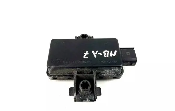 Mercedes-Benz A W176 Tire pressure control unit A0009003704