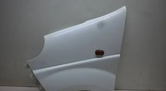 Opel Vivaro Fender