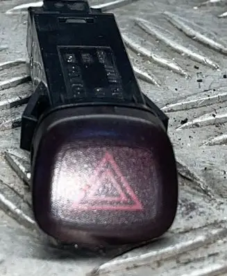 Volvo XC90 Hazard light switch 30739319 06W061