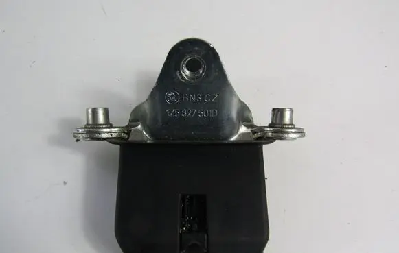 Skoda Octavia Mk2 (1Z) Tailgate/trunk/boot lock/catch/latch 1Z5827501D