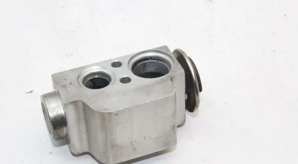 Audi Q7 4L Air conditioning (A/C) expansion valve 7L0820679B