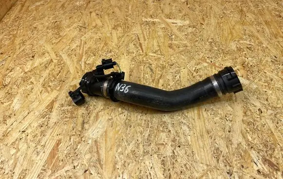 Land Rover Range Rover Evoque L551 Engine coolant pipe/hose L8D28286AC