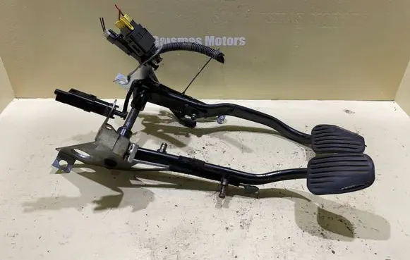 Volvo S80 Brake pedal 