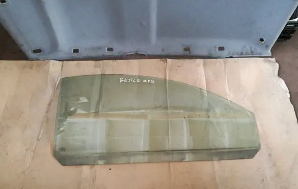 Volkswagen New Beetle Front door window/glass (coupe) 