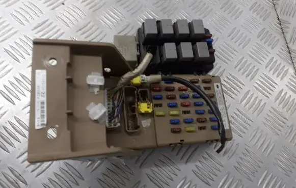 Subaru Forester SH Fuse box cover 88201FG010