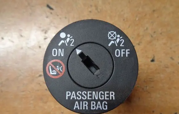 Opel Karl Passenger airbag on/off switch 13577258