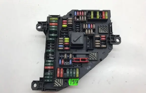 BMW 7 F01 F02 F03 F04 Fuse module 9264924 417033451 03935675