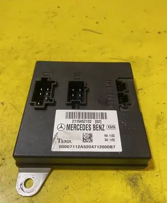 Mercedes-Benz E W211 Light relay 2115452132