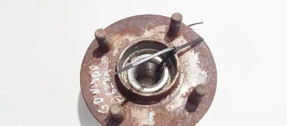 Nissan Almera N16 Rear wheel hub