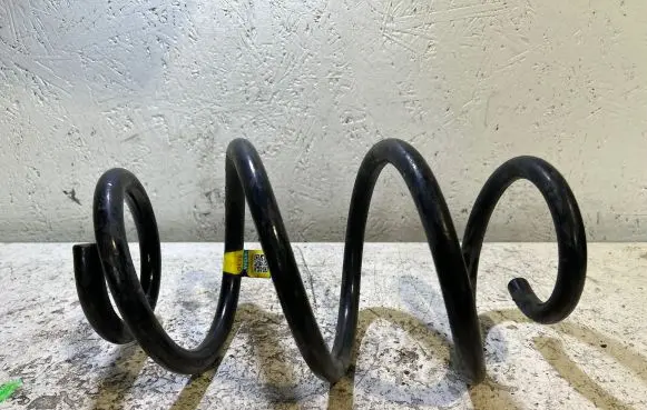 Chrysler Pacifica Front coil spring 8134AB P68238134AB QE19