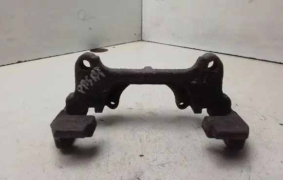 Volkswagen PASSAT B6 Front Brake Caliper Pad/Carrier 