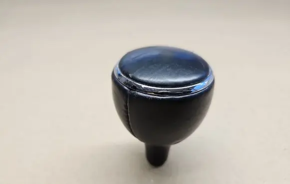 Chrysler Town u0026 Country V Gear lever shifter trim leather/knob 