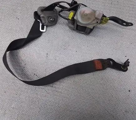 Subaru Outback Front seatbelt