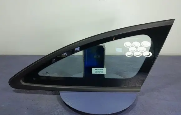 Hyundai i30 Rear side window