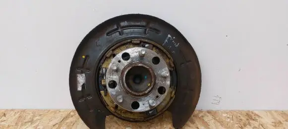 Hyundai Tucson TL Rear wheel hub spindle/knuckle 