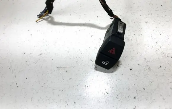 BMW 5 F10 F11 Hazard light switch 61319161896