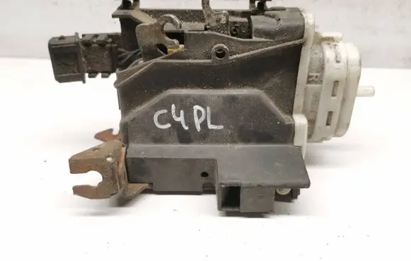 Audi A6 S6 C4 4A Front door lock 4A0173