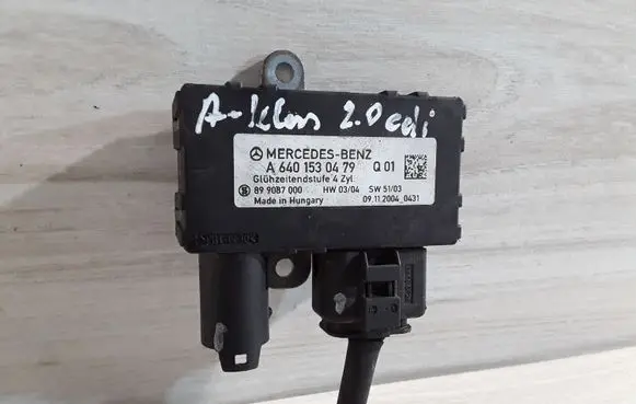 Mercedes-Benz A W169 Glow plug pre-heat relay 899087000 A6401530479