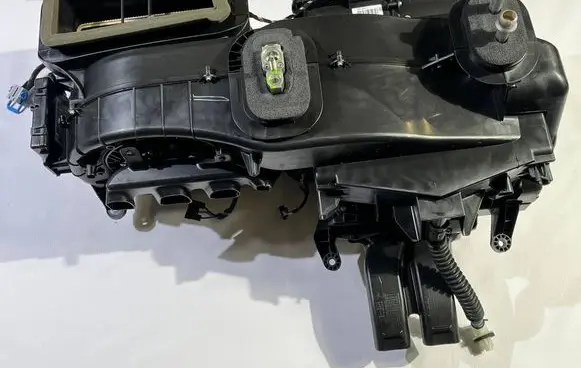 Chrysler Pacifica Interior heater climate box assembly 68552679AB