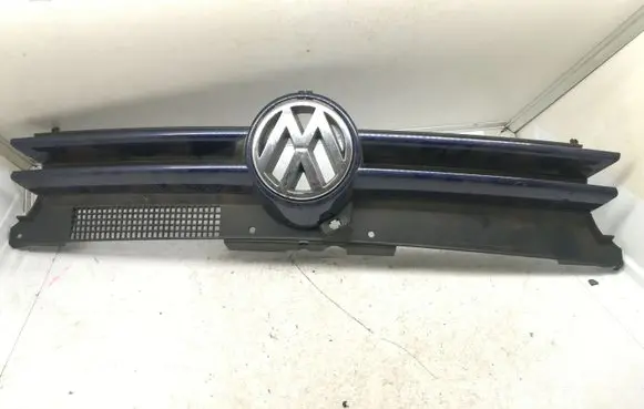 Volkswagen Golf IV Front bumper upper radiator grill 1J0853655G