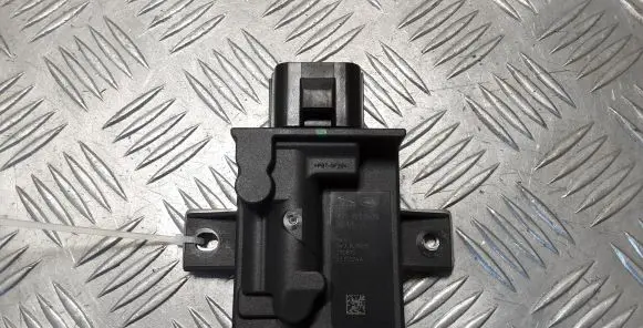 Jaguar XE Fuel injection pump control unit/module FK729D370AD