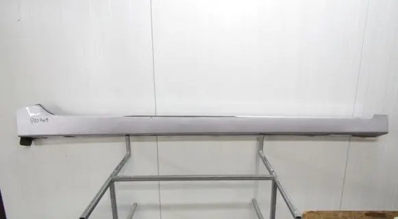 Front sill (body part)