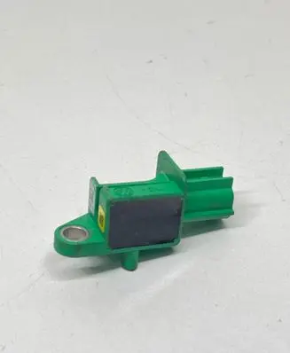 Volkswagen Touran I Airbag deployment crash/impact sensor 5M0909606A 5WK43658