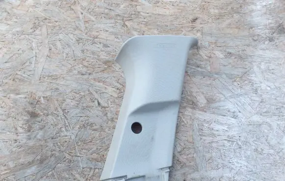 (D)pillar trim (top)