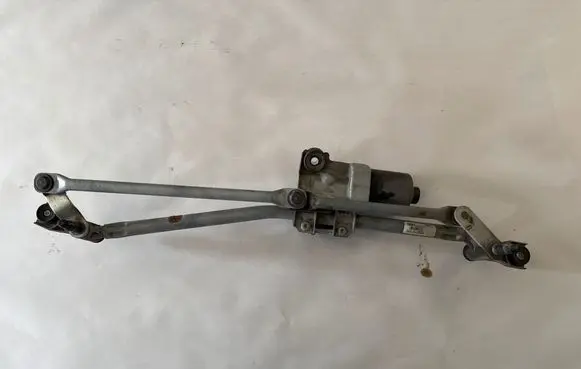 Ford Mustang VI Front wiper linkage and motor FR3B17500AC