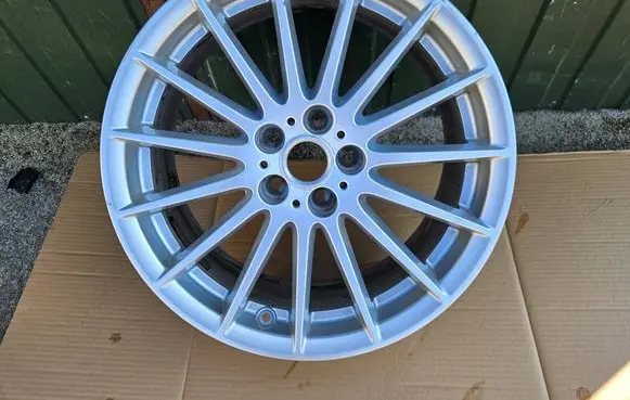 Jaguar F-Pace R18 alloy rim REG008902Z201