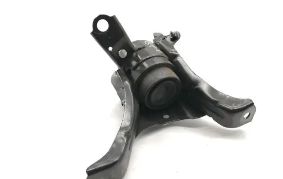 Toyota C-HR I Engine mount bracket
