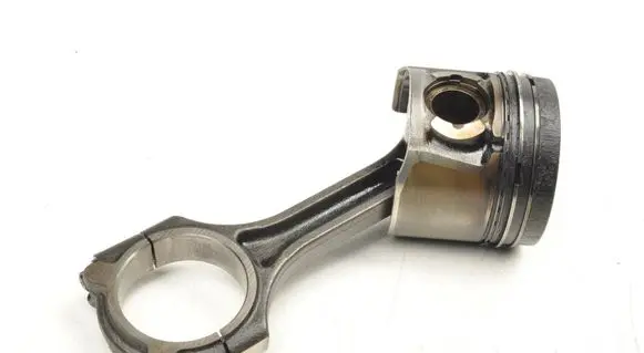 KIA Sportage Piston with connecting rod PC77
